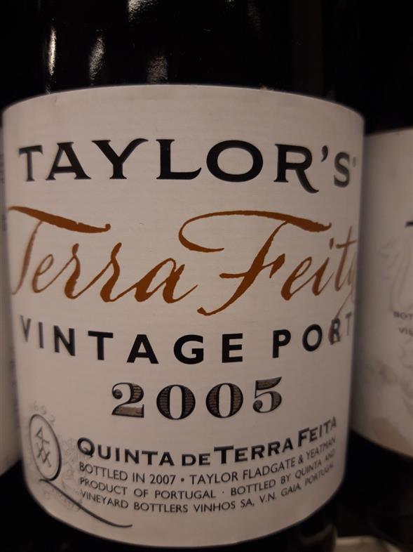 Taylor' s 2005 Quinta Terra Feita